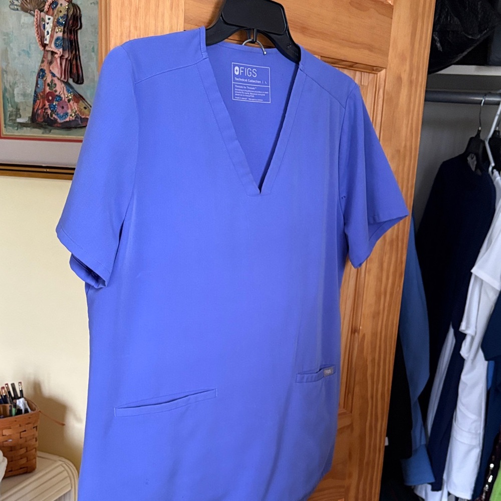 Figs Technical Collection Periwinkle V-Neck Scrub Set sz L